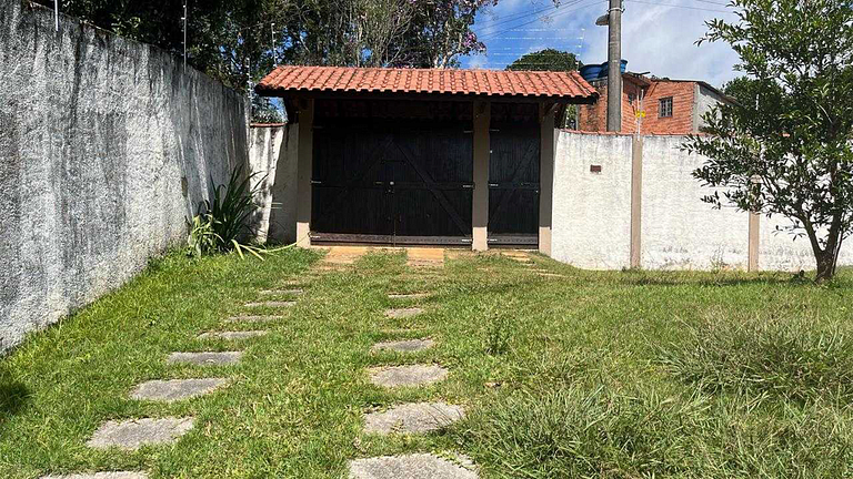 Embu-Guaçu: Refúgio Gramado com Piscina