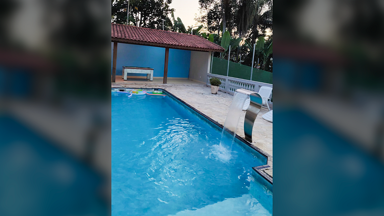 Embu-Guaçu: Refúgio Gramado com Piscina