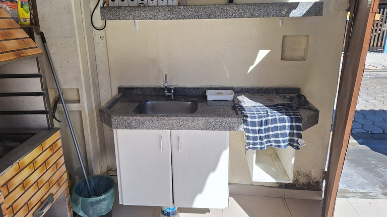 Itanhaèm a 5 min a pé da Praia: Casa c/ Piscina