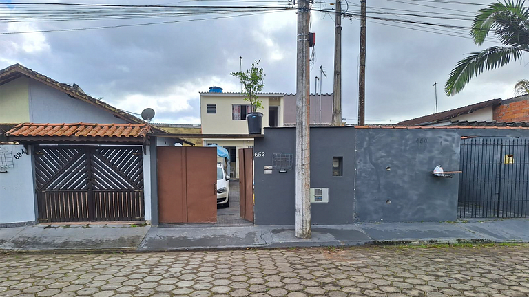 Itanhaèm a 5 min a pé da Praia: Casa c/ Piscina