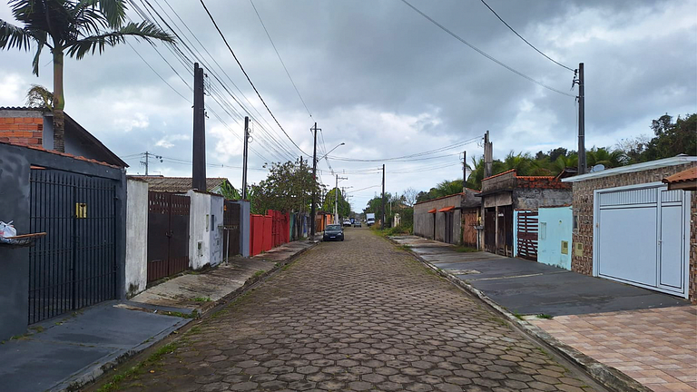 Itanhaèm a 5 min a pé da Praia: Casa c/ Piscina