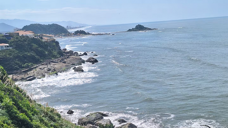 Itanhaèm a 5 min a pé da Praia: Casa c/ Piscina